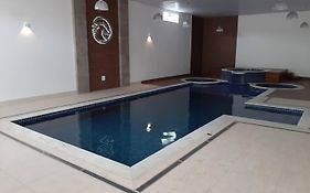 FLAT 410 no Cond Cavalinho Branco em Aguas de Lindoia